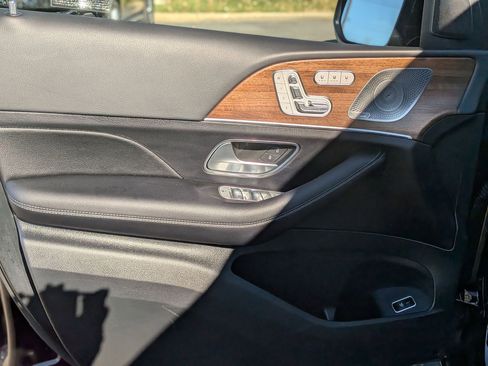 Certified 2025 Mercedes-Benz GLE 580 4MATIC image 11