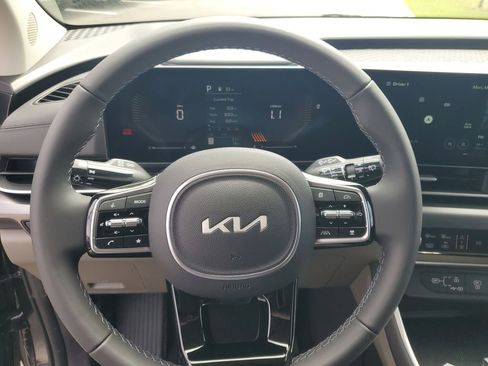 New 2026 Kia Carnival FWD image 10
