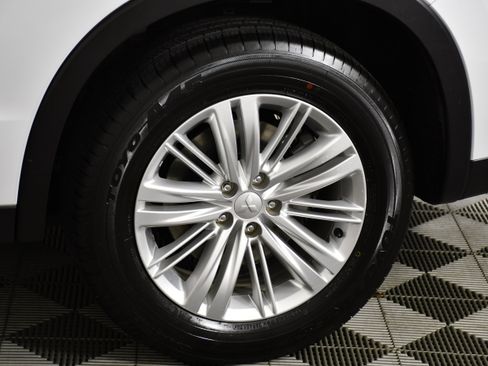 Used 2024 Mitsubishi Outlander ES AWD/4WD image 48