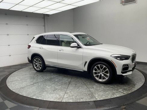 Used 2021 BMW X5 xDrive40i w/ Premium Package 2 image 44