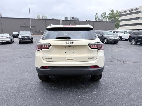 Used 2018 Jeep Compass Latitude w/ Popular Equipment Group AWD/4WD image 4