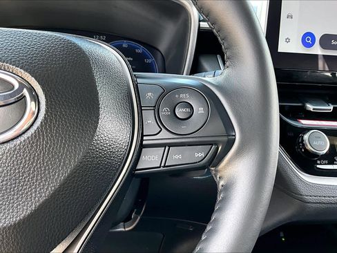 Used 2026 Toyota Corolla Cross XSE w/ Convenience Package image 25