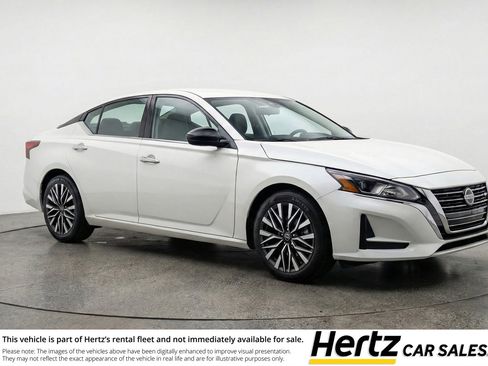 Used 2025 Nissan Altima 2.5 SV FWD image 1