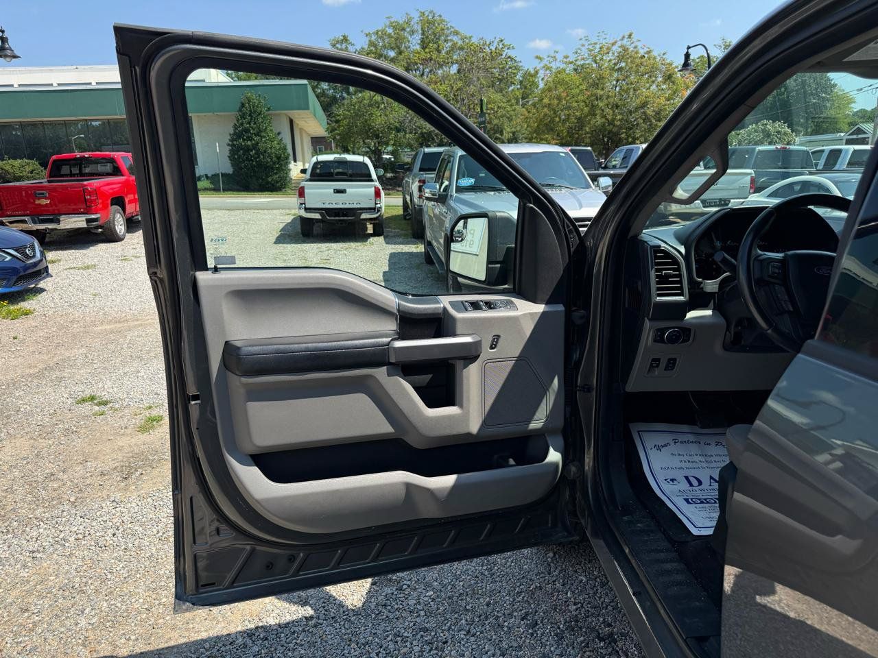 Used 2017 Ford F150 XLT w/ Equipment Group 301A Mid AWD/4WD image 13