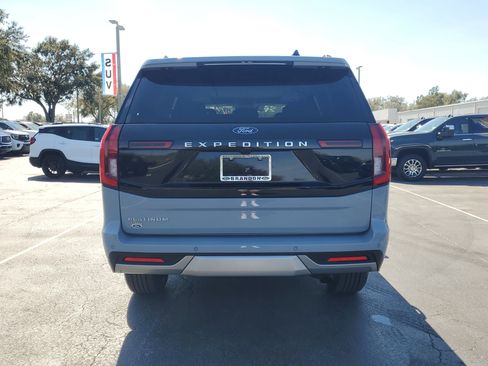 Certified 2025 Ford Expedition Platinum w/ Platinum Ultimate Package image 8