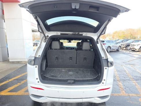 Used 2024 Buick Enclave Avenir w/ Avenir Technology Package image 6