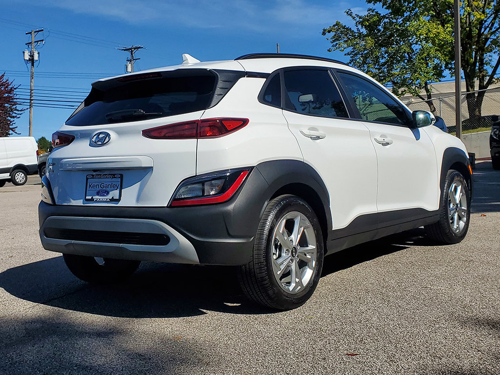 Used 2023 Hyundai Kona SEL FWD image 5