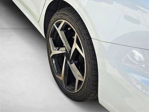 Used 2021 Volkswagen Passat 2.0T R-Line image 10