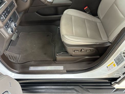 Used 2022 GMC Yukon SLT w/ SLT Premium Package image 20