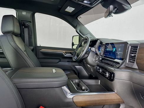 Used 2024 Chevrolet Silverado 2500 High Country w/ High Country Premium Package image 35