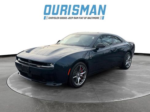 Used 2025 Dodge Charger R/T Scat Pack w/ Track Pack image 2