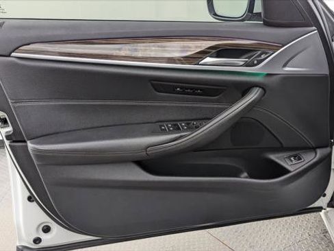 Used 2019 BMW 530i w/ Convenience Package image 13