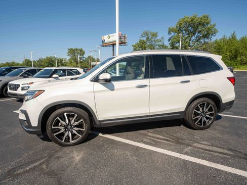 Used 2022 Honda Pilot Touring image 3