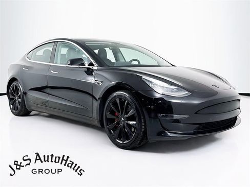Used 2018 Tesla Model 3 Long Range image 1