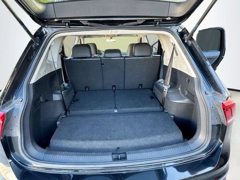 Used 2021 Volkswagen Tiguan SE FWD image 26