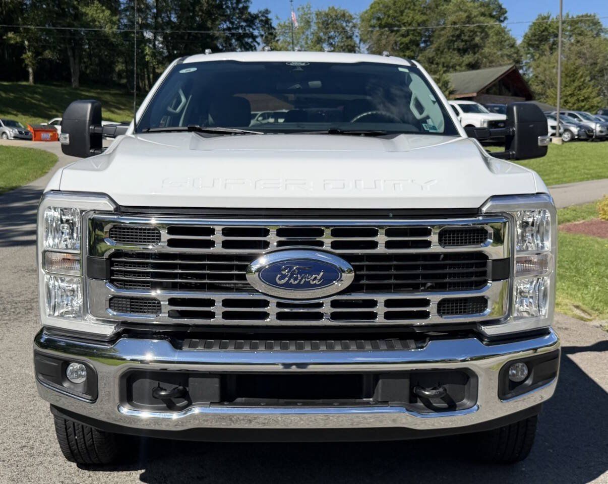 Used 2026 Ford F350 XLT AWD/4WD image 3