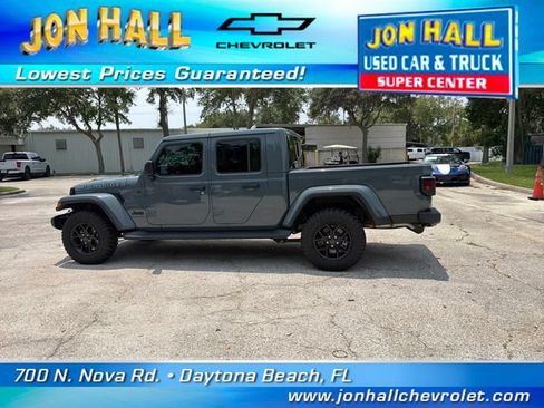 Used 2025 Jeep Gladiator Sport AWD/4WD image 5