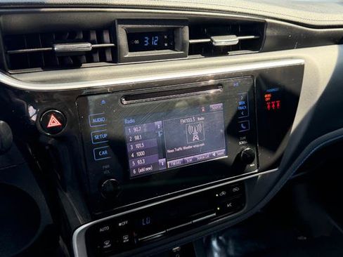 Used 2019 Toyota Corolla SE FWD image 31
