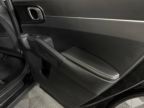 Used 2024 Kia Sorento S image 31