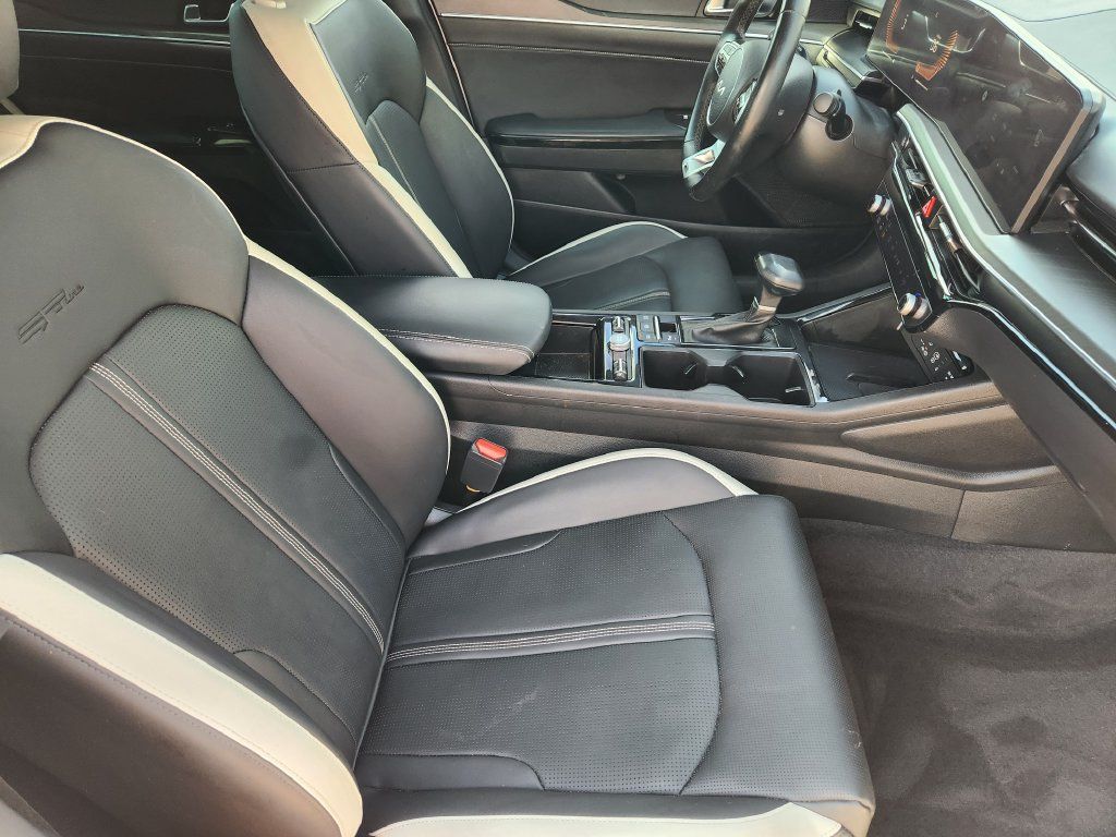 Used 2025 Kia K5 GT-Line w/ GT-Line Premium Package FWD image 18