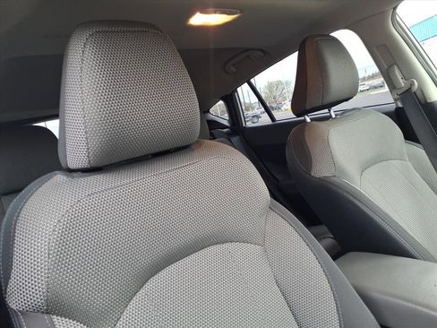 Used 2024 Subaru Crosstrek 2.0i Premium image 18