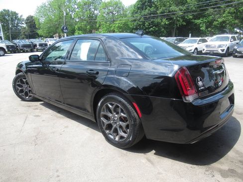 Used 2018 Chrysler 300 S w/ 300S Premium Group AWD/4WD image 13