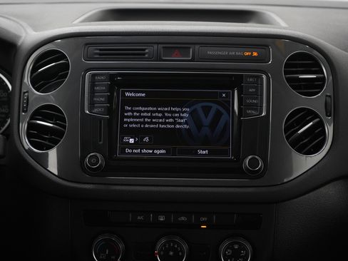 Used 2017 Volkswagen Tiguan S FWD image 15