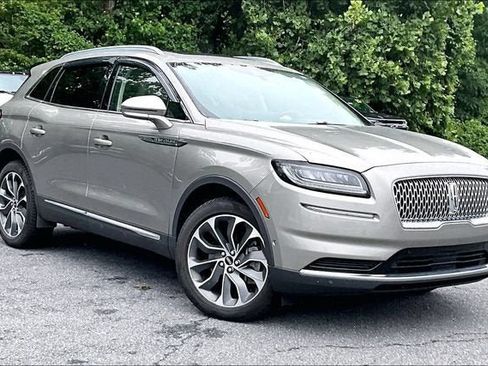 Used 2023 Lincoln Nautilus Reserve AWD/4WD image 2