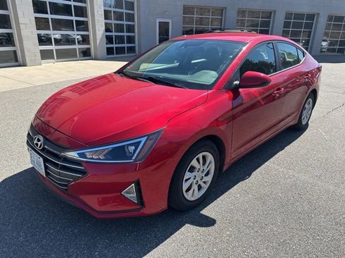 Used 2020 Hyundai Elantra SE image 3