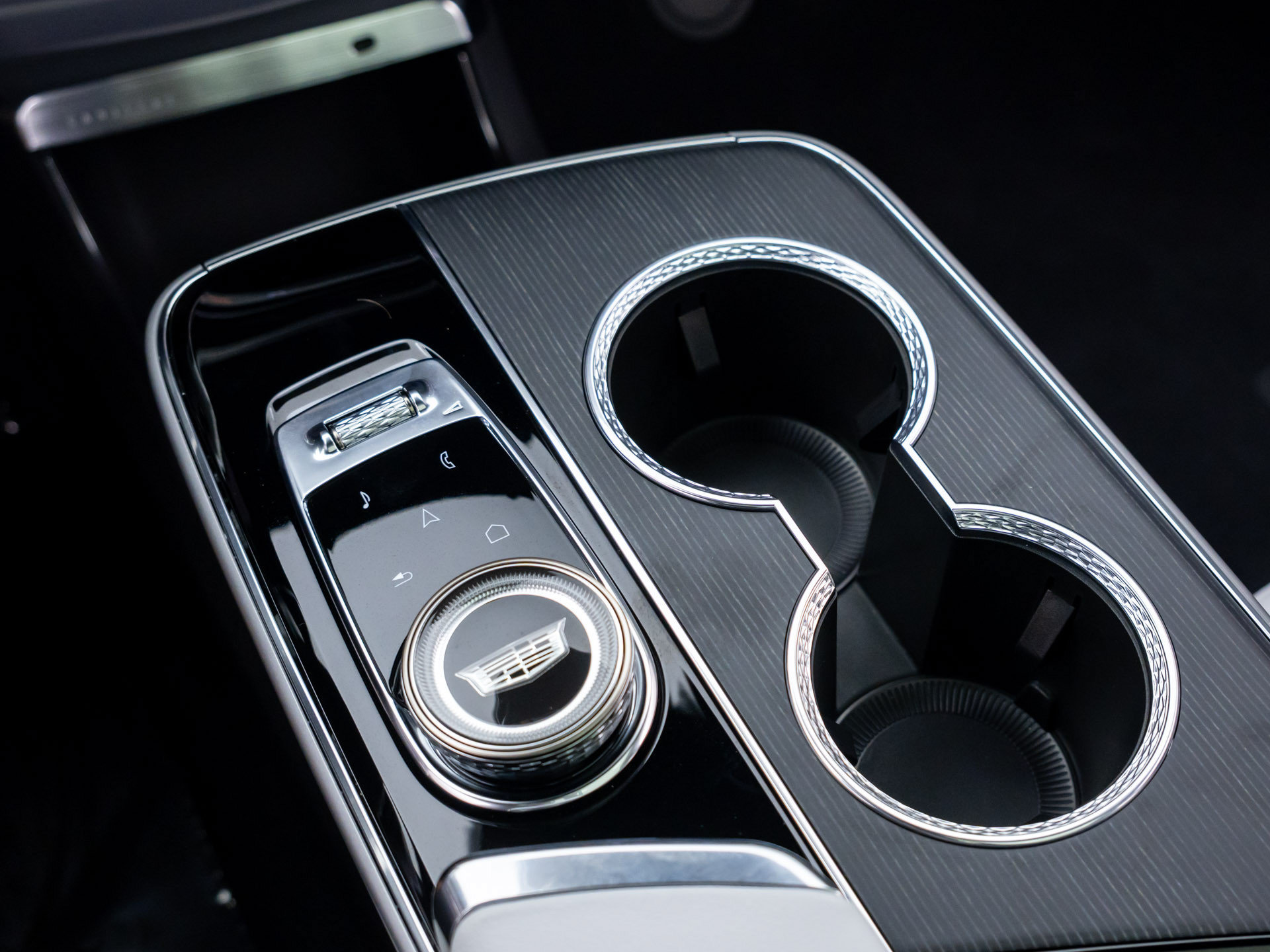 Used 2025 Cadillac Lyriq Luxury AWD/4WD image 31