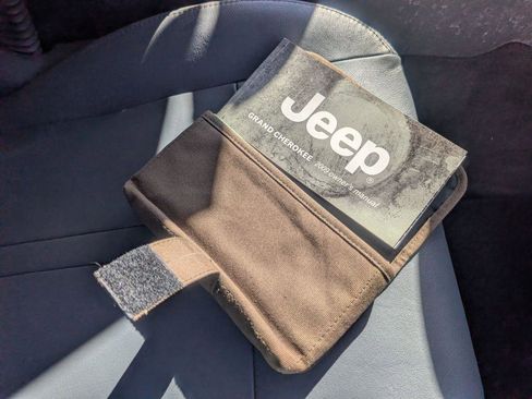 Used 2009 Jeep Grand Cherokee Laredo w/ Popular Equipment Group image 15