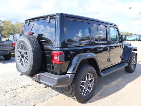 New 2025 Jeep Wrangler Sahara image 6