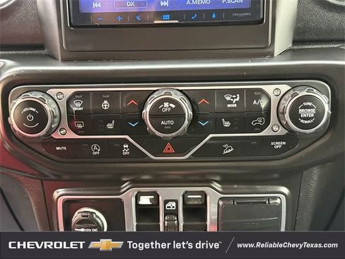 Used 2018 Jeep Wrangler Unlimited Sahara image 20