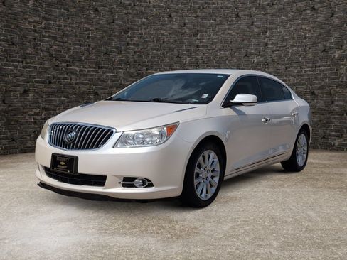 Used 2013 Buick LaCrosse Premium w/ Entertainment Package FWD image 5