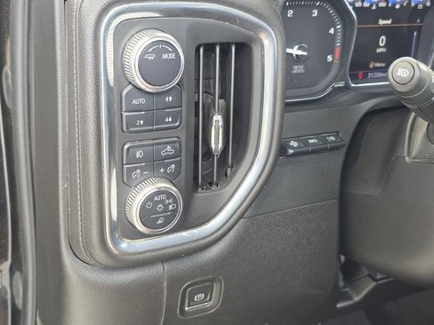 Used 2023 GMC Sierra 2500 Denali w/ Denali Black Diamond Edition AWD/4WD image 18