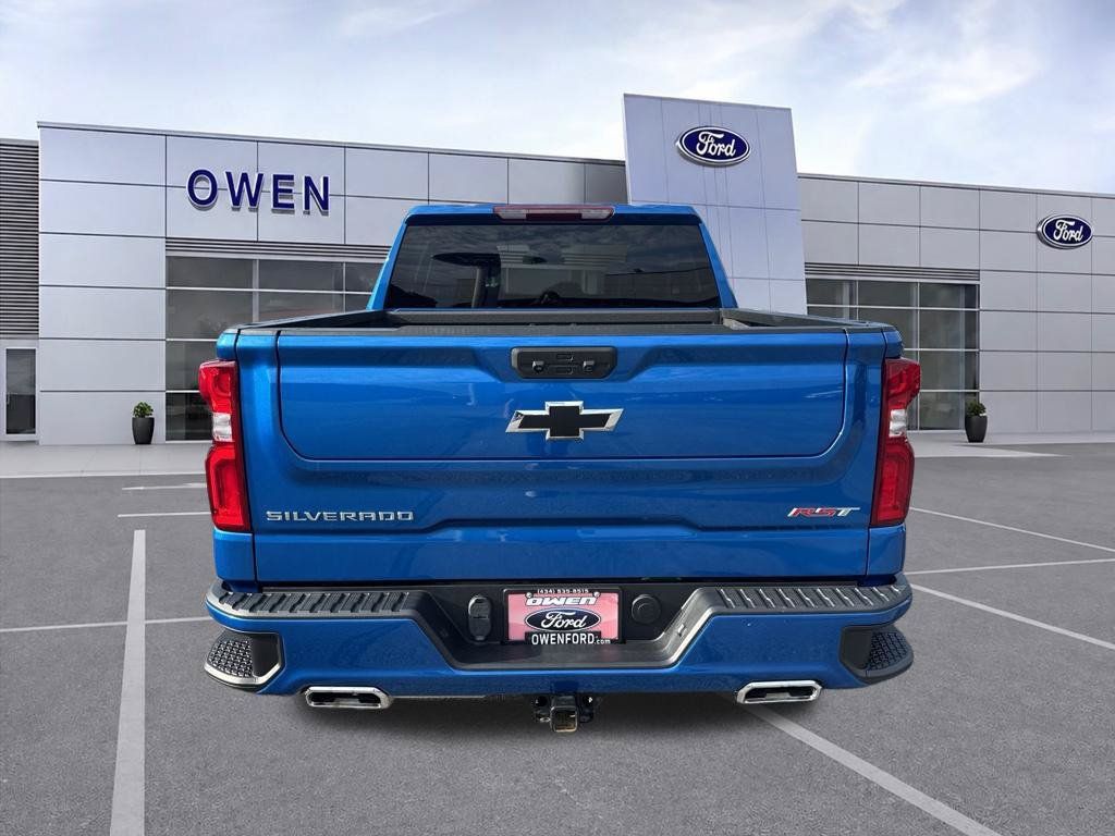 Used 2024 Chevrolet Silverado 1500 RST w/ Z71 Off-Road Package AWD/4WD image 5