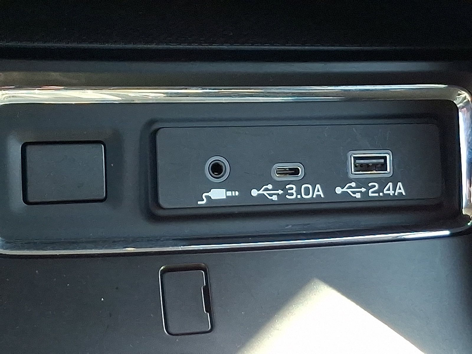 Certified 2025 Subaru Ascent Premium AWD/4WD image 26