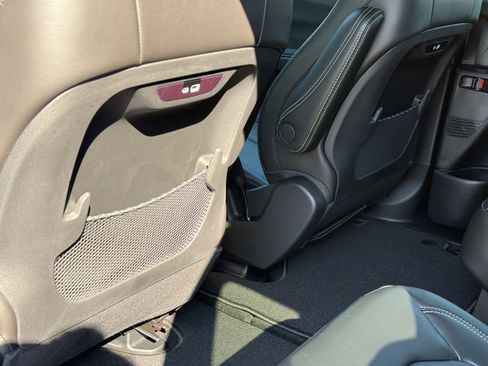 New 2026 Chrysler Pacifica Select w/ S Appearance Package image 29