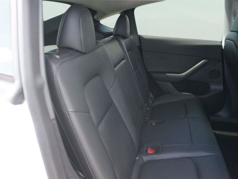 Used 2023 Tesla Model Y AWD image 17