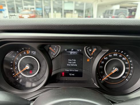 New 2025 Jeep Gladiator Sport image 25