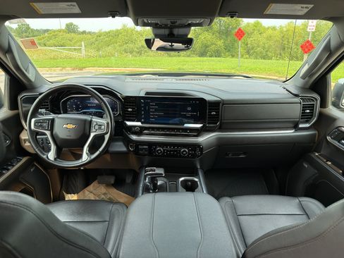Used 2023 Chevrolet Silverado 1500 LTZ w/ Technology Package AWD/4WD image 20