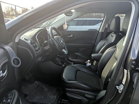 Used 2020 Jeep Compass Latitude image 10