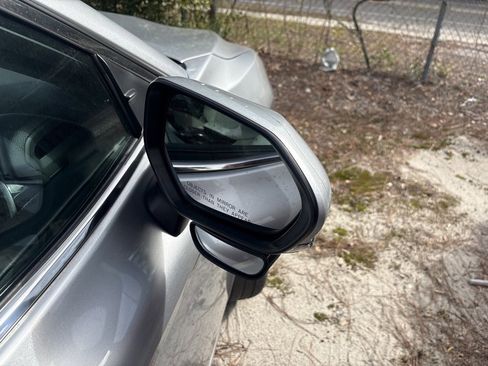 Used 2022 Toyota Camry SE image 13