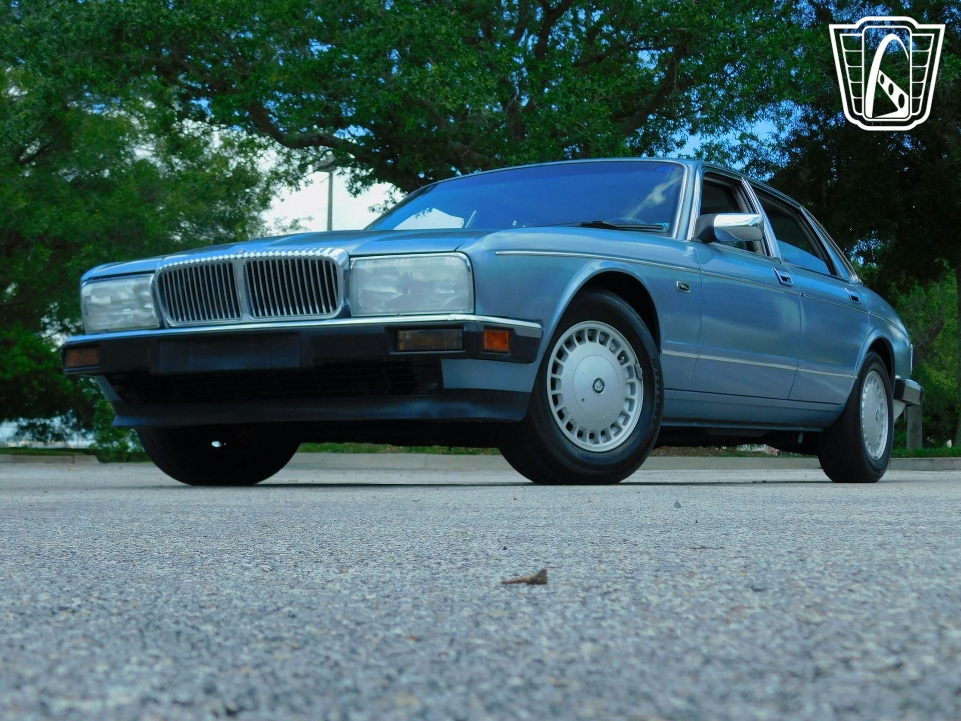 Used 1991 Jaguar XJ Vanden Plas RWD image 6