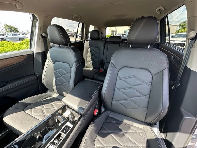 Used 2025 Volkswagen Atlas SE AWD/4WD image 27