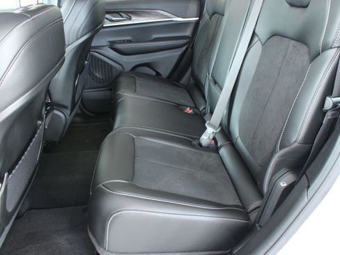 New 2026 Jeep Grand Cherokee Altitude AWD/4WD image 19