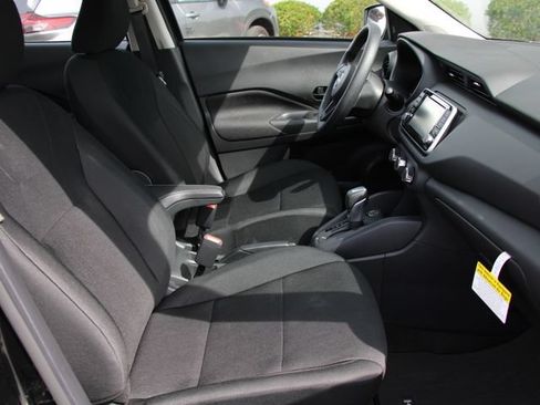Certified 2025 Nissan Kicks Play S FWD image 31