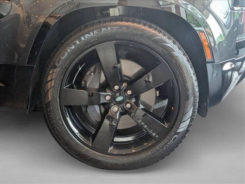 Used 2026 Land Rover Defender 110 X-Dynamic SE AWD/4WD image 22