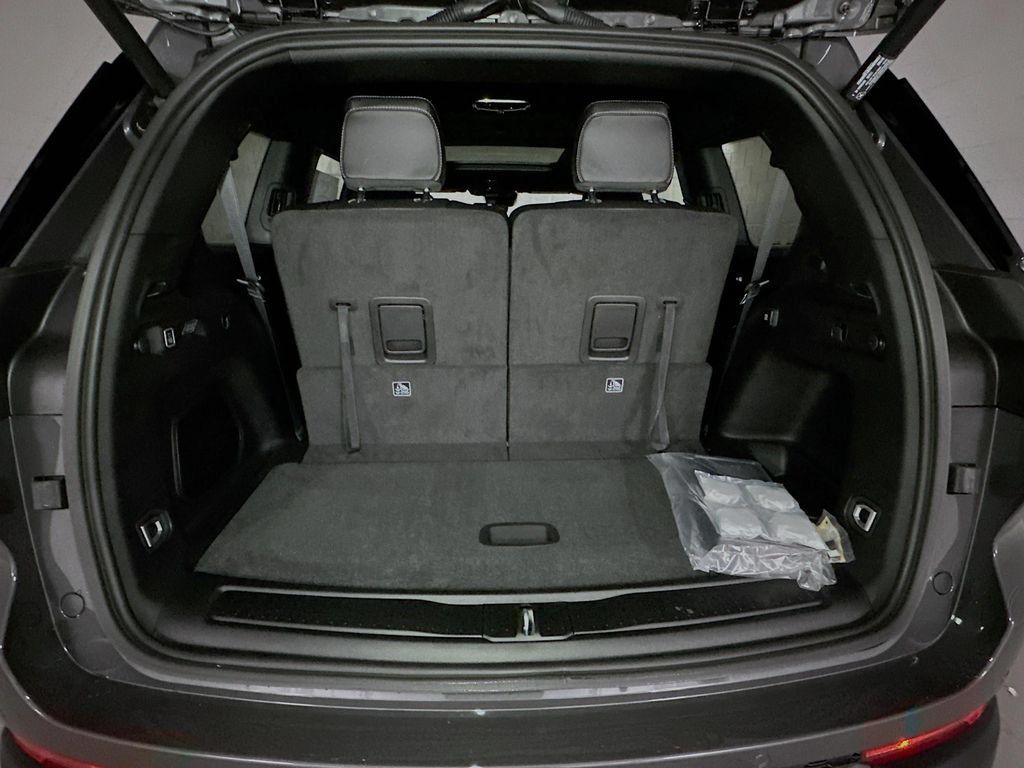 New 2026 Jeep Grand Cherokee L Limited w/ Limited Altitude Package AWD/4WD image 31
