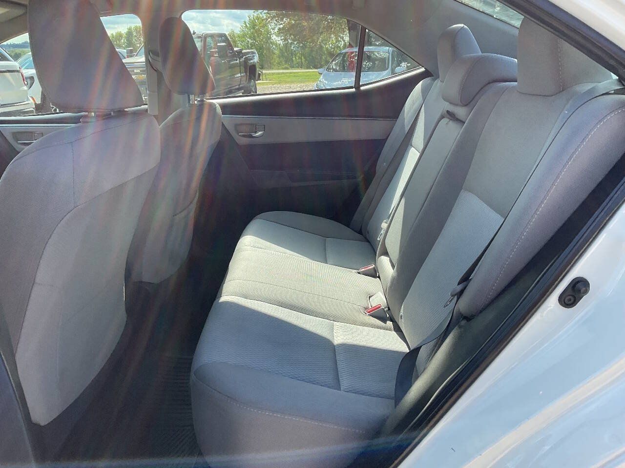 Used 2016 Toyota Corolla LE FWD image 11